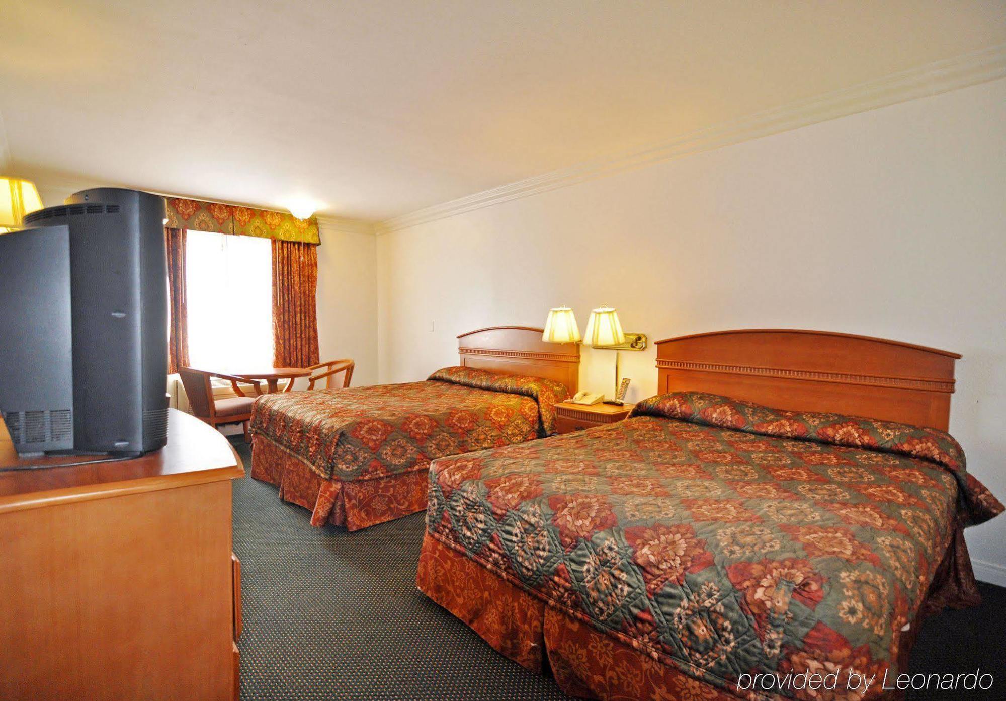 Orange Tustin Inn In Орандж Номер фото