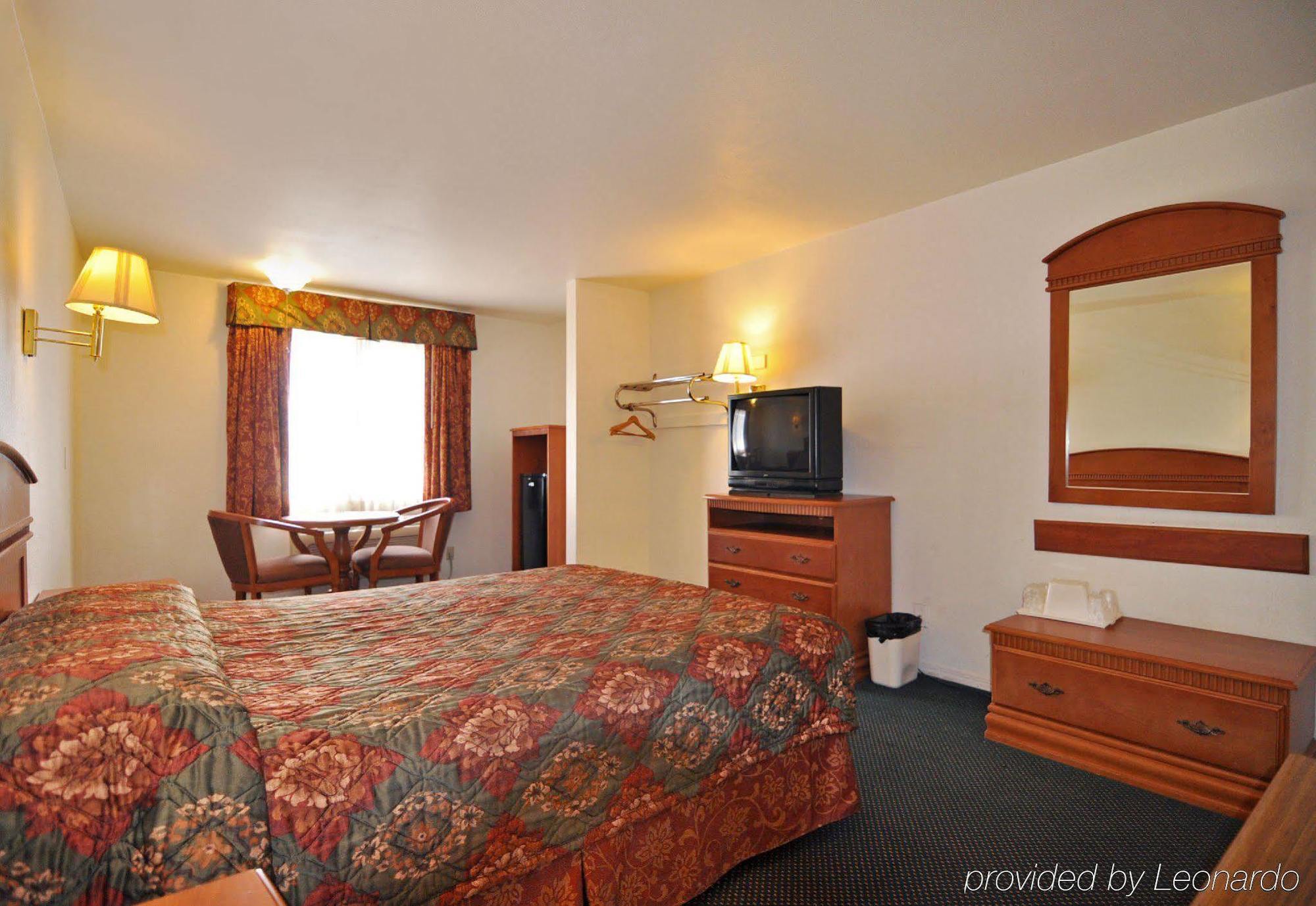 Orange Tustin Inn In Орандж Номер фото
